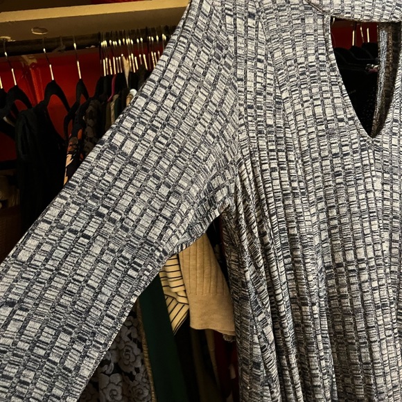 💙💙 TORRID NAVY CHOKER NECK RIBBED SWEATER DRESS 💙💙 - Picture 3 of 6